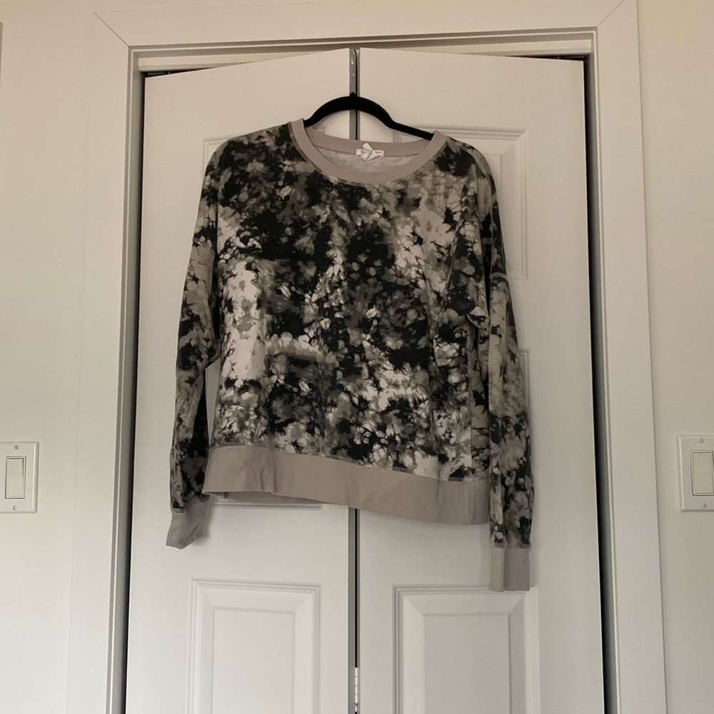 Bcbg sweatshirt size xl